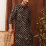 Jompers Men Geometric Embroidered Sequinned Kurta