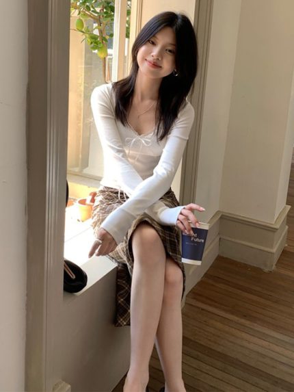 StyleCast x Revolte V-Neck Bow & Lace Detailed Regular Top