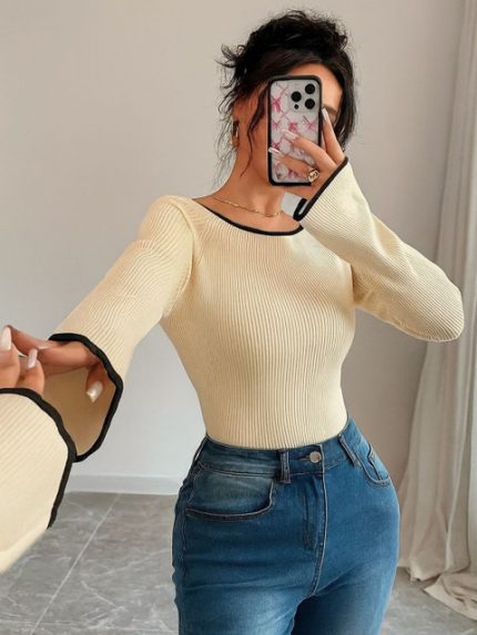 TRAQUILA Ribbed Flared Sleeves Boat Neck Top